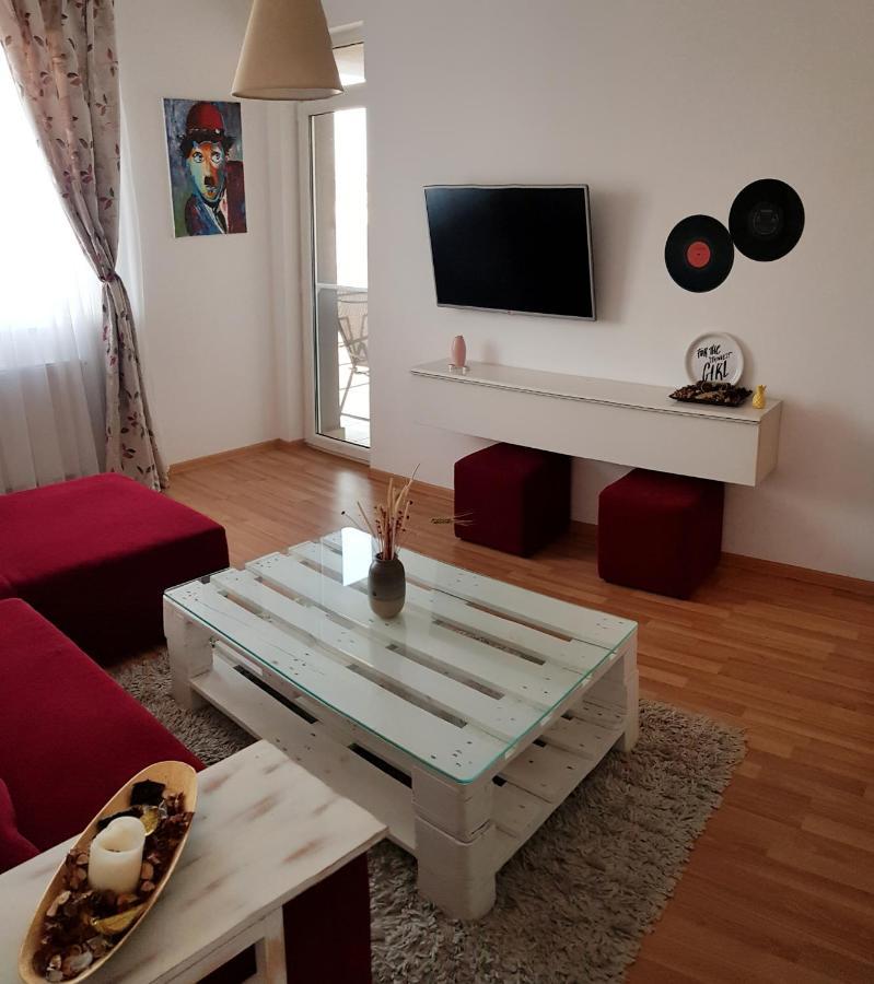 Cozy Apartament 3 Min To Subway 24H7 Check In Popesti-Leordeni Ngoại thất bức ảnh